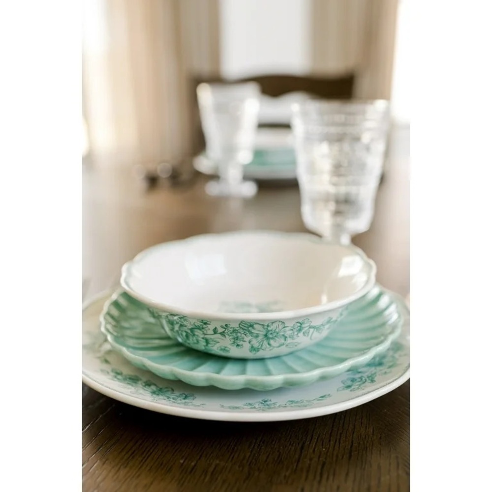 🌸 New The Pioneer Woman 12-Piece Dinnerware Set - Picture 7 of 9